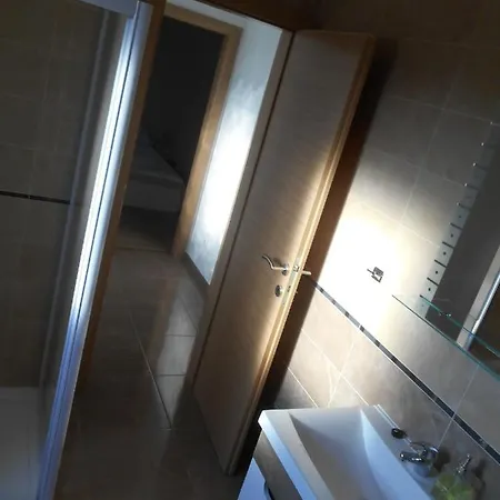Modern , 10 M From The Beach , Sea View Nin