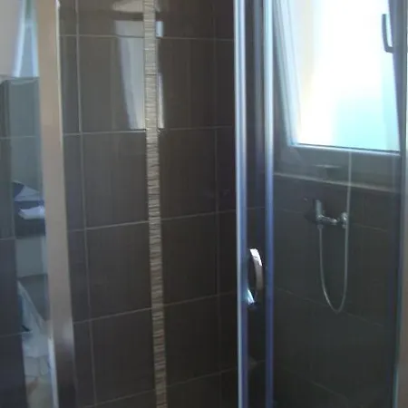 Appartement Modern , 10 M From The Beach , Sea View Nin
